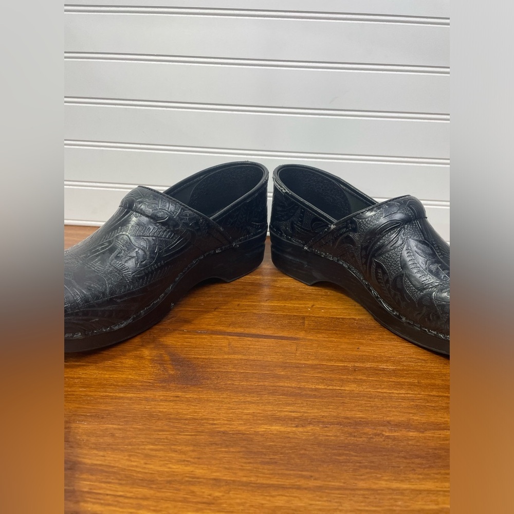 Dansko Black Professional Clog Tooled Leather Emb… - image 5